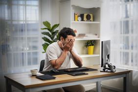 person with aphantasia having trouble thinking of images