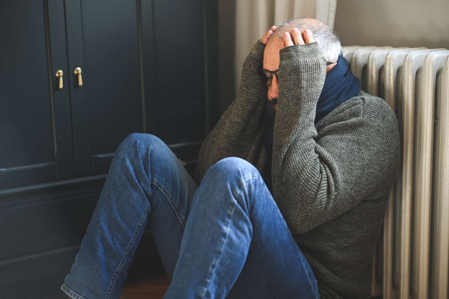 person with dissociative identity disorder having trouble thinking