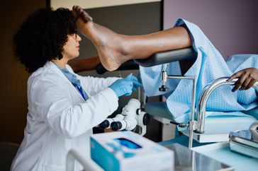 woman get tested for endometriosis