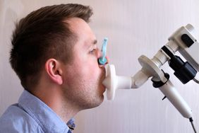 spirometry young man asthma