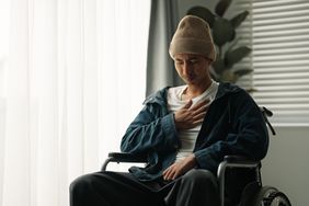 person with metastatic lung cancer experiencing chest pain