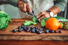 preparing fruits and veggies to treat hiatal hernia