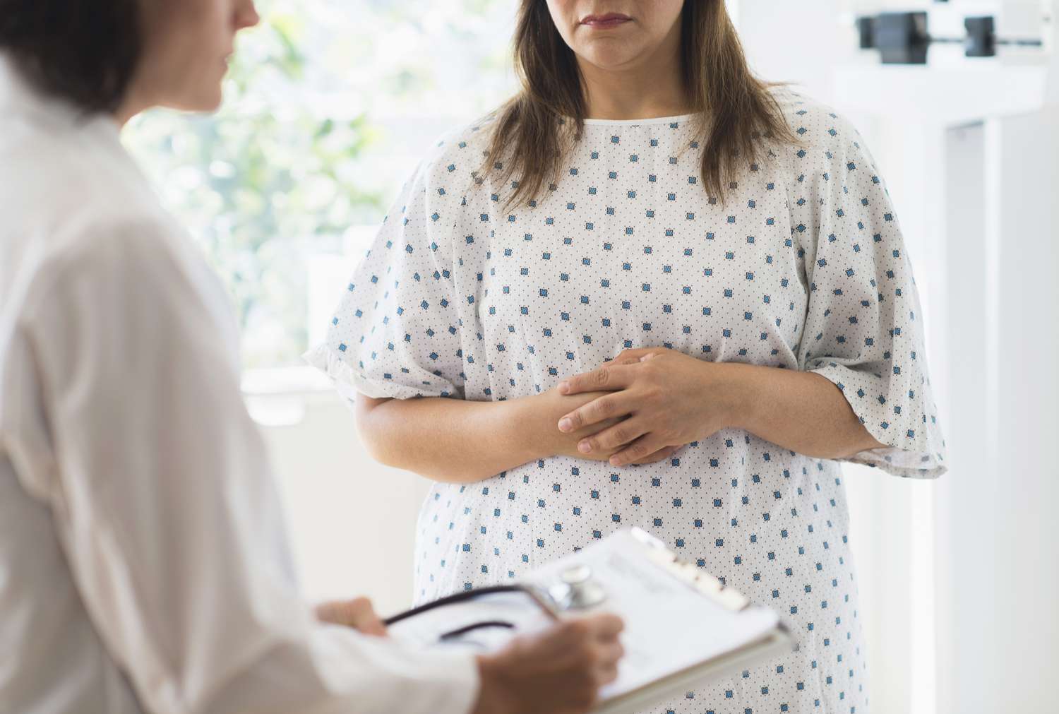 person with ovarian cysts visiting doctor