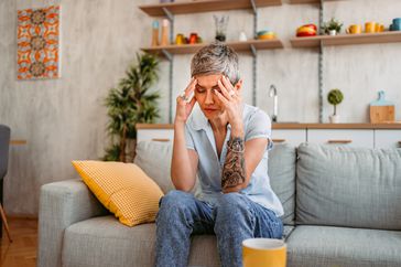 woman experiencing vertigo